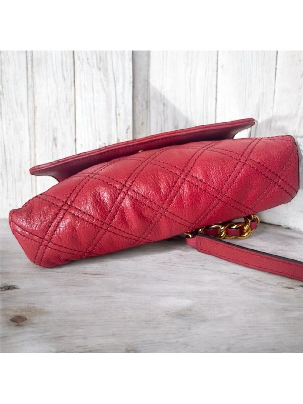 Marc Jacobs Red Quilted Leather Crossbody with Gold Chain EUC - Picture 4 of 12